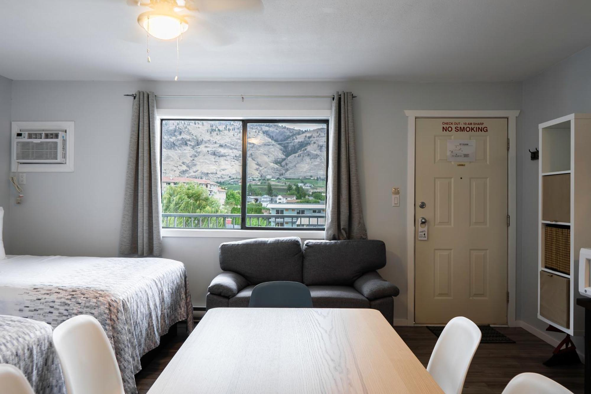 Poplars Motel On The Lake Osoyoos Εξωτερικό φωτογραφία