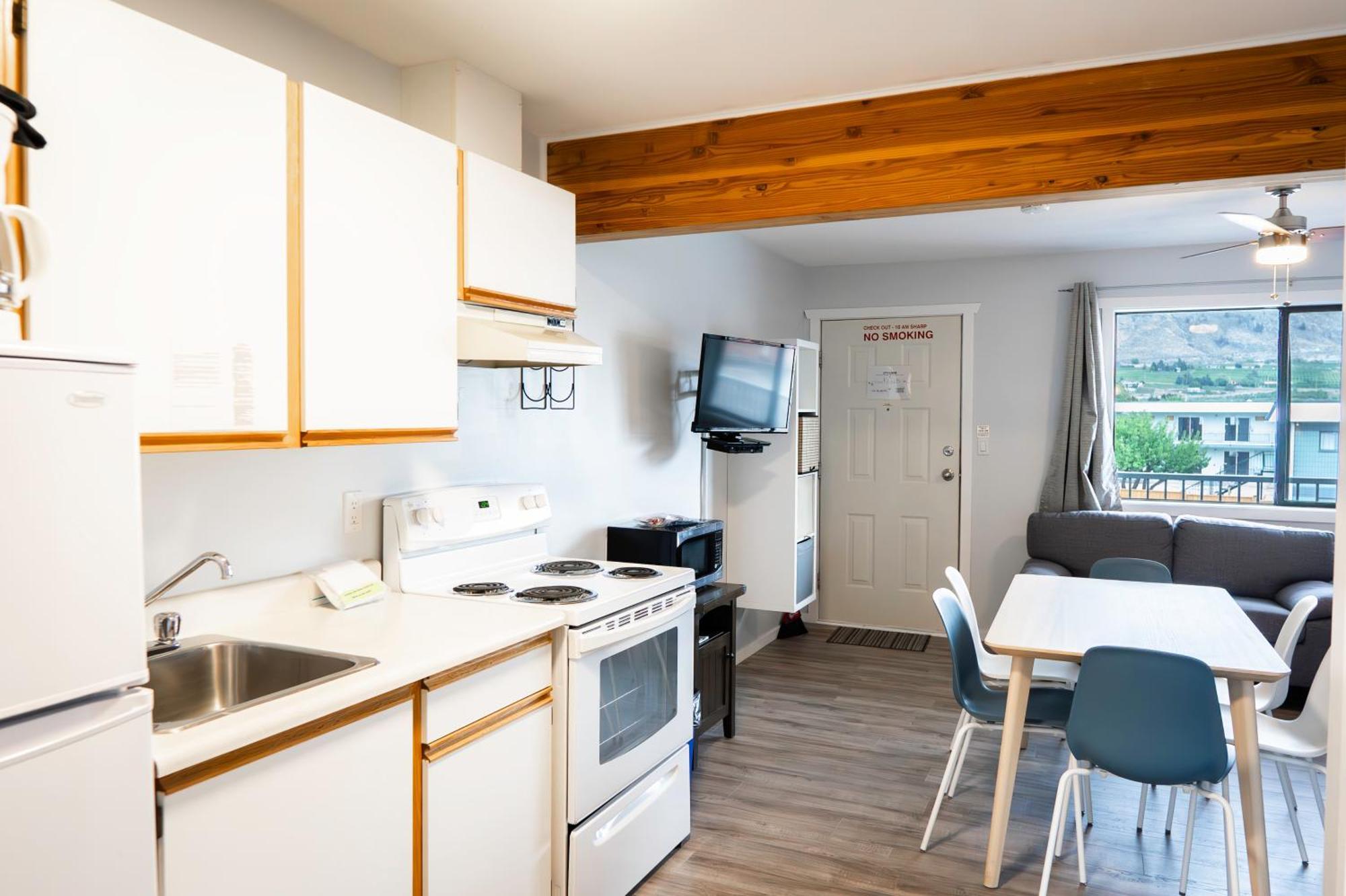 Poplars Motel On The Lake Osoyoos Εξωτερικό φωτογραφία