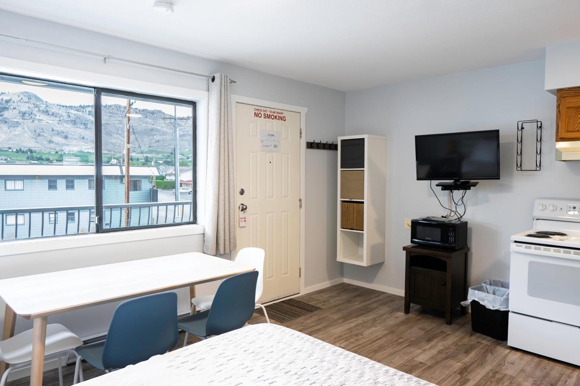 Poplars Motel On The Lake Osoyoos Εξωτερικό φωτογραφία