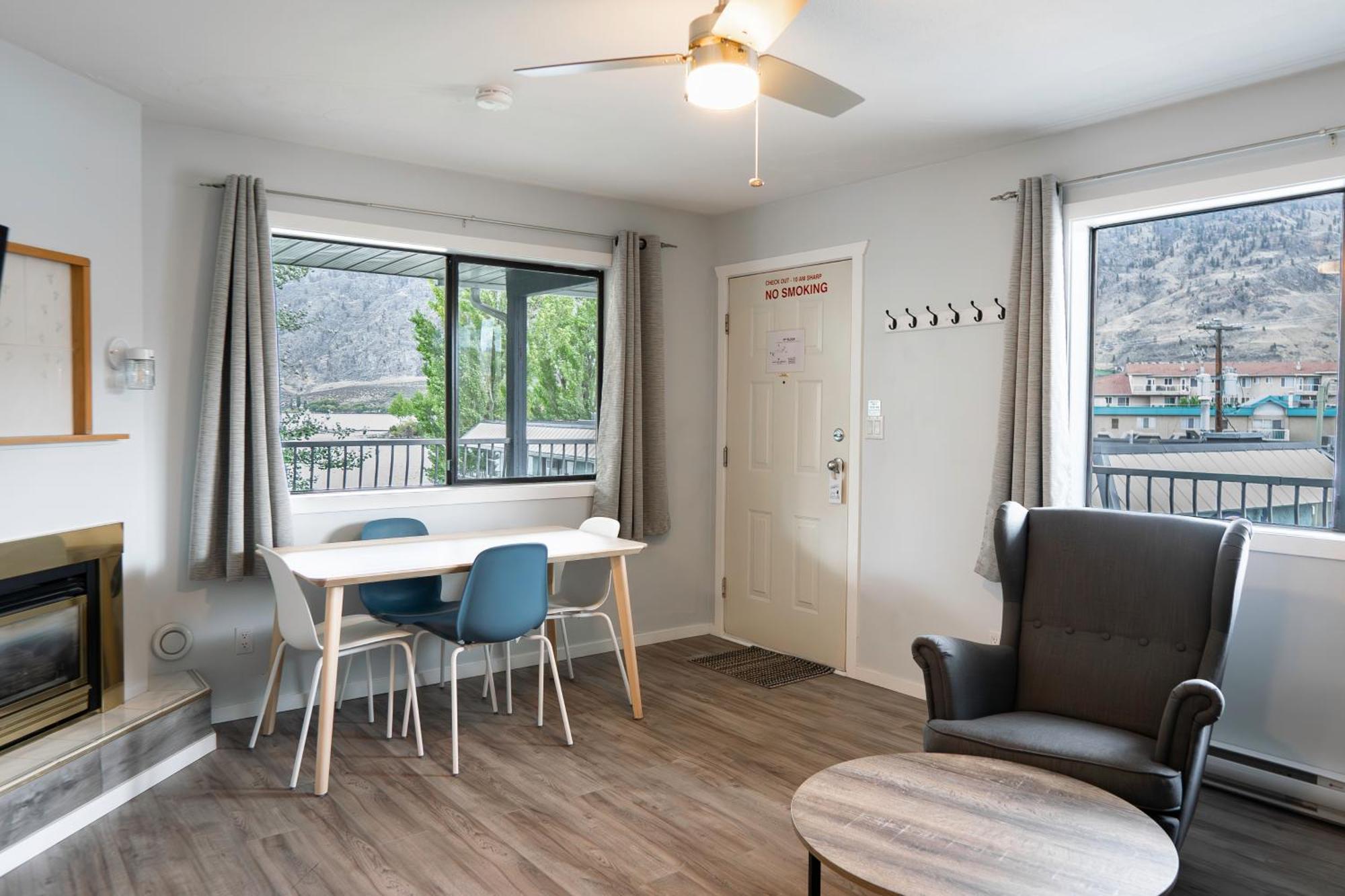 Poplars Motel On The Lake Osoyoos Εξωτερικό φωτογραφία