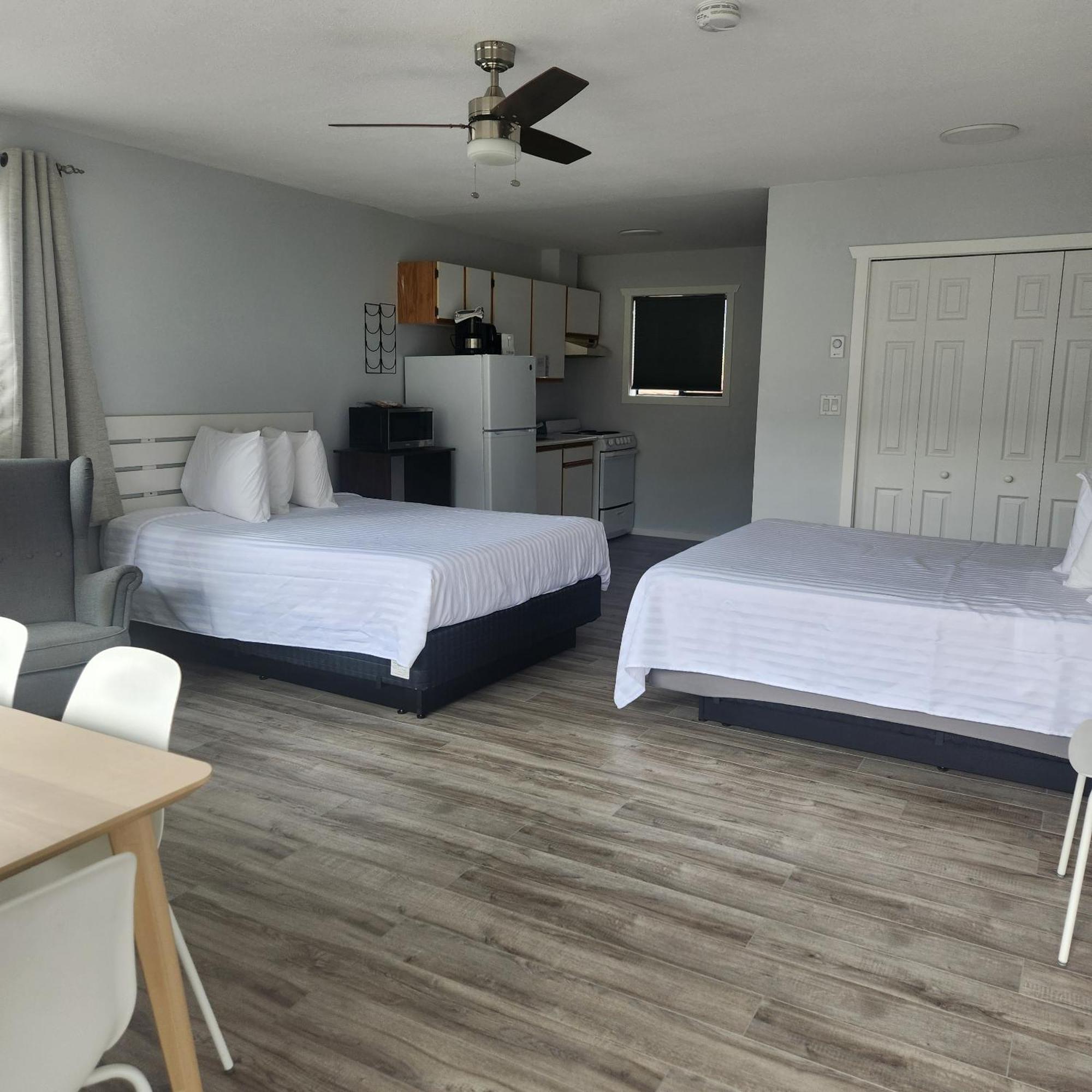 Poplars Motel On The Lake Osoyoos Εξωτερικό φωτογραφία